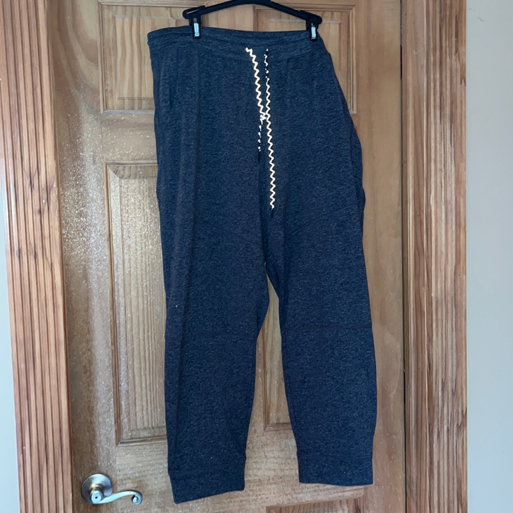 Jogger sweatpants thin material